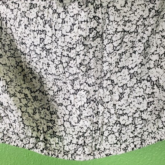 Volcom Women's white floral skater tube top size small 4/6 - Picture 5 of 9